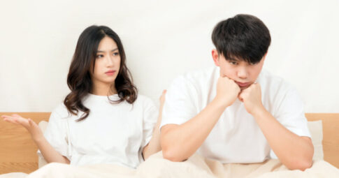 年下彼氏がしんどい時の原因と対処法｜恋愛占いで評判の先生も紹介