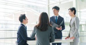 職場の人間関係占いのおすすめは？当たると評判の占い師の先生も紹介
